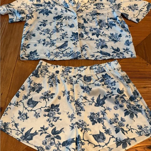 Abercrombie & Fitch Soft Satiny Blue and White Floral Pajama Shirt and Shorts - Picture 2 of 7